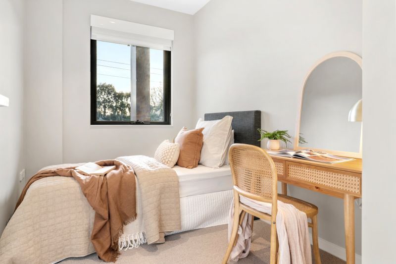 Effortless Retirement Living in a Modern 3-Bed Apartment