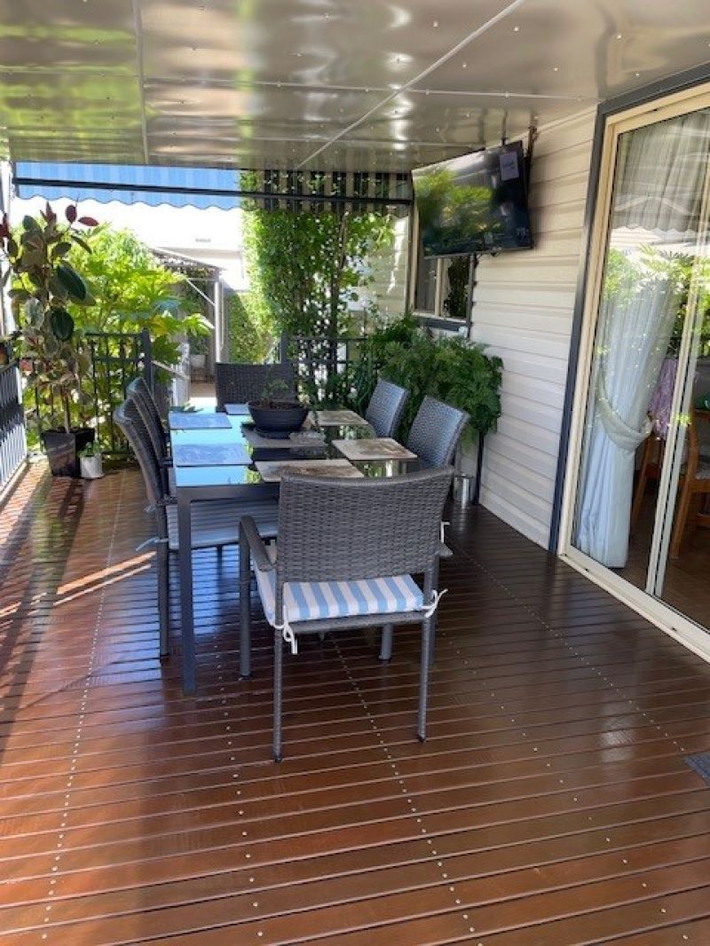 Quiet Court Location, just move in!