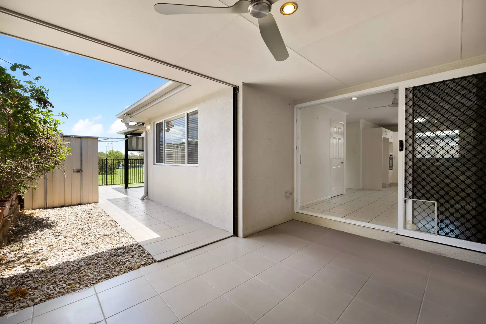 Great location for this 2 bedroom home plus study in Palm Lake Resort Eagleby