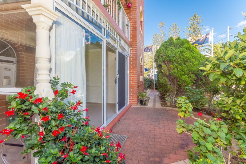 ARCADIA WATERS SWANBOURNE - Don't let this one get away!