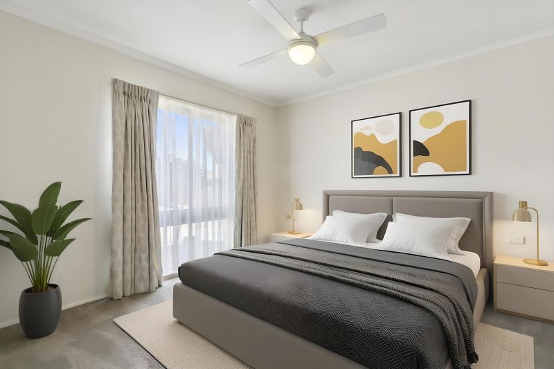 Free-standing two-bedroom villa with a study in a quiet court