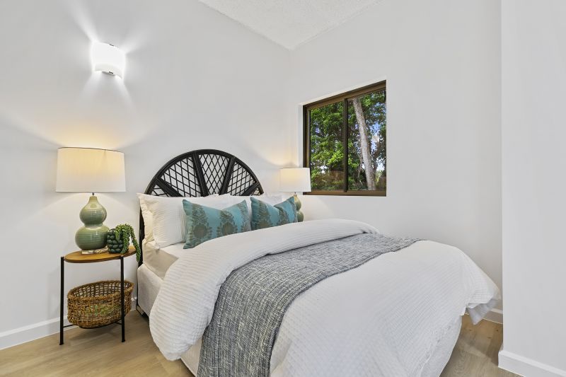 Peaceful forest outlook studio in the heart of a thriving lifestyle village.