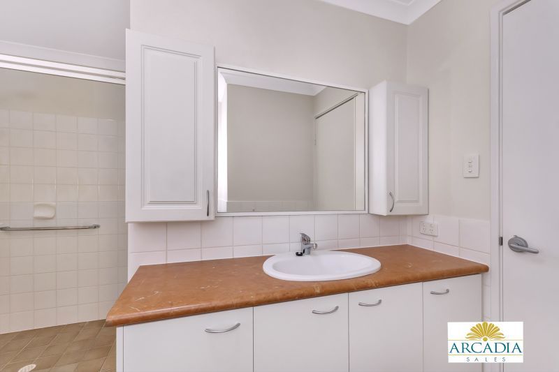 ARCADIA WATERS MADDINGTON - Located in the Middle of the Village