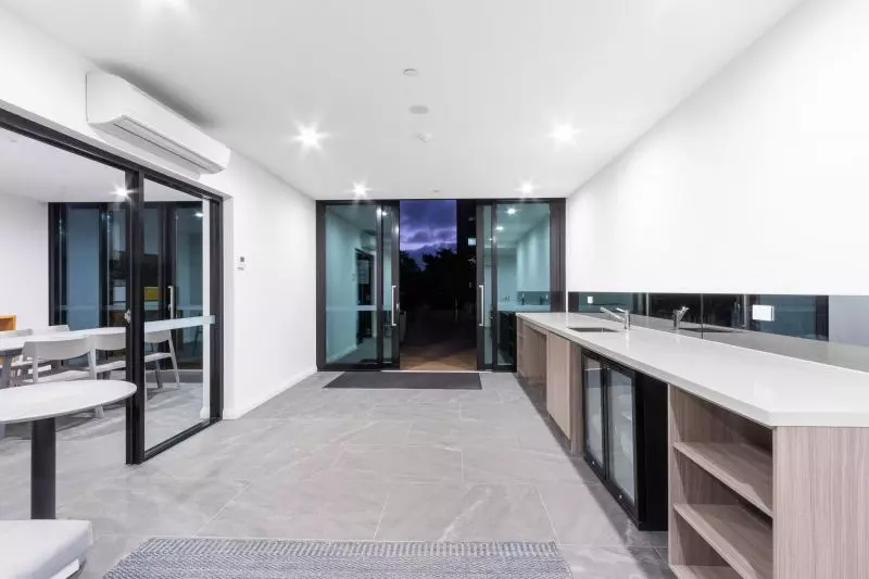 Great Outlook and Stylish Living!