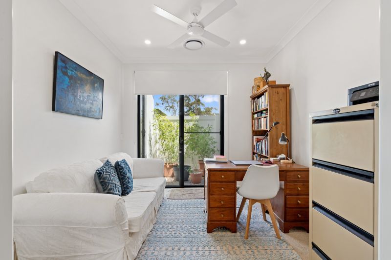 Attention Travel Enthusiasts!