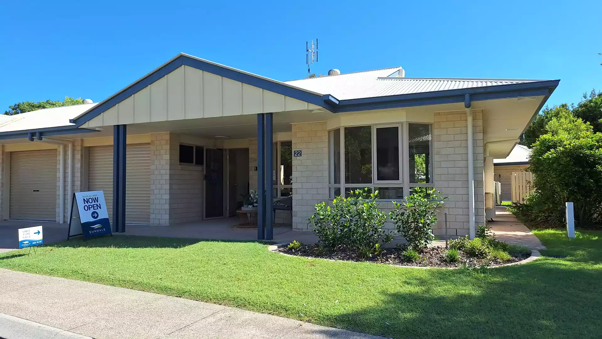 Large Corner Block Perfect for a Green Thumb