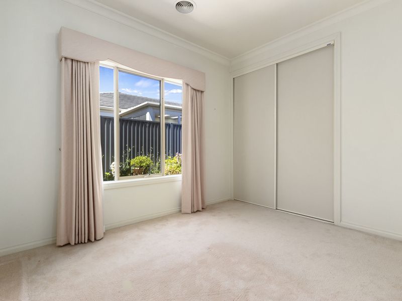 Stylish Home, Tranquil Setting