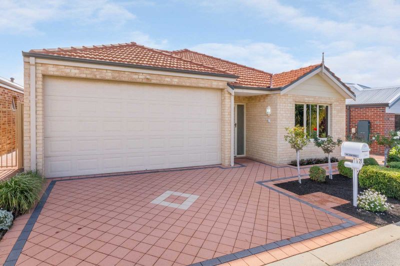 ARCADIA WATERS MANDURAH - Spacious Design with North Facing Patio