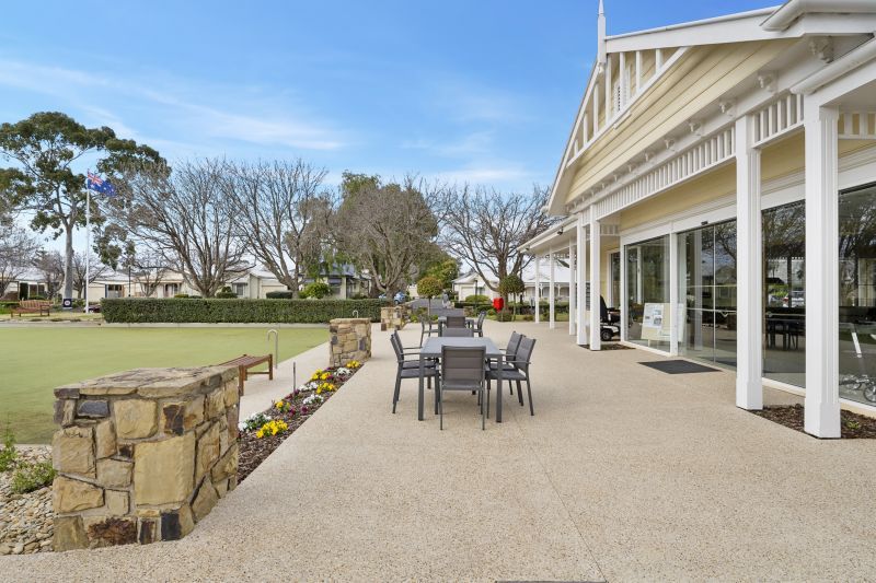 Two Bedroom Home Close To Clubhouse and Pool