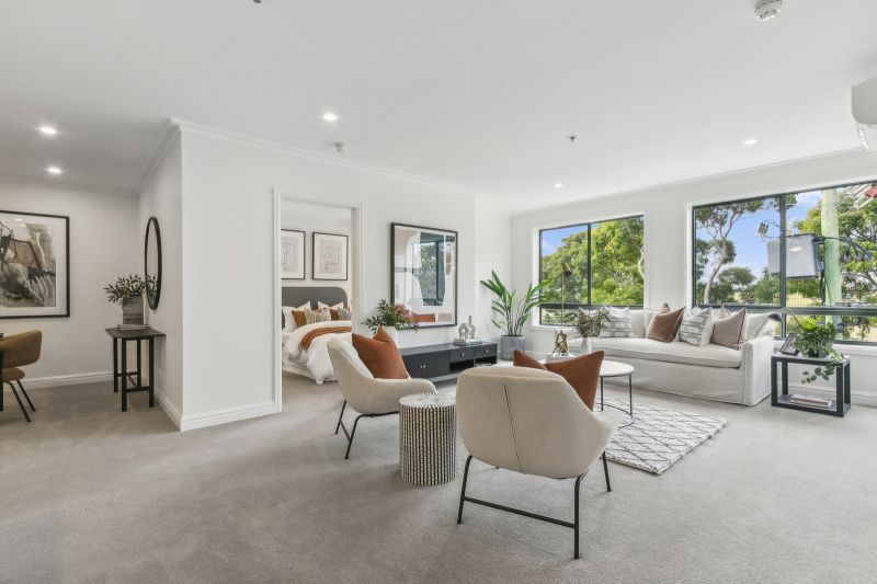 Large two-bedroom apartment on the third floor