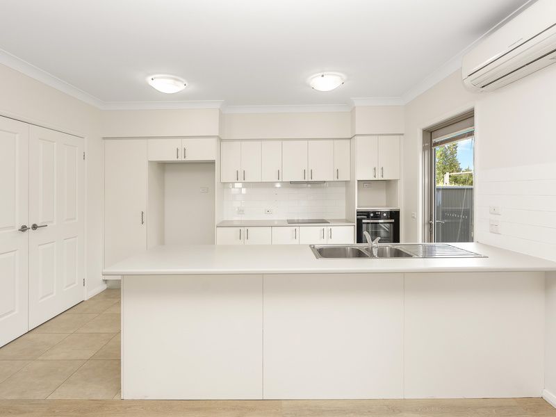 Bright Villa with Private Garden and Covered Alfresco