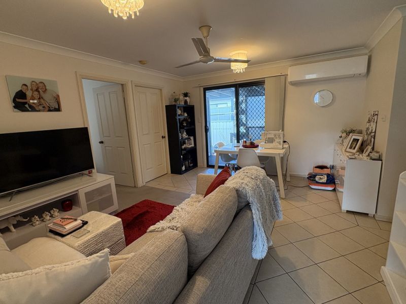 2 Bedroom, 1 Bathroom, 1 Carport.