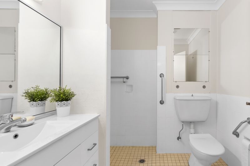 This stunning double serviced apartment is a rarity.