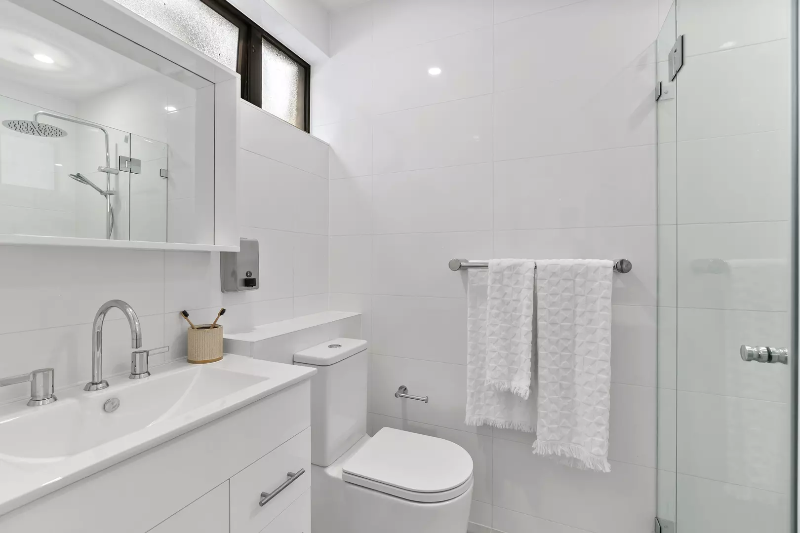 Modern and Spacious 2 Bedroom Home - Unit 31