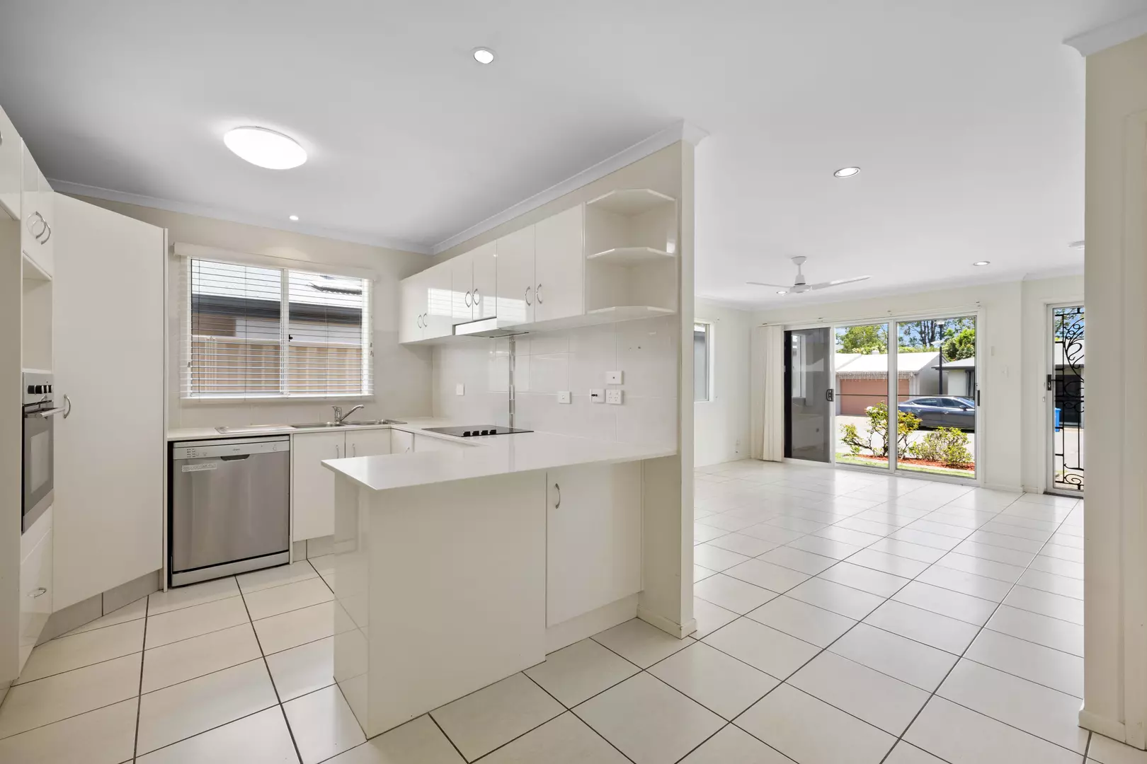 Great location for this 2 bedroom home plus study in Palm Lake Resort Eagleby