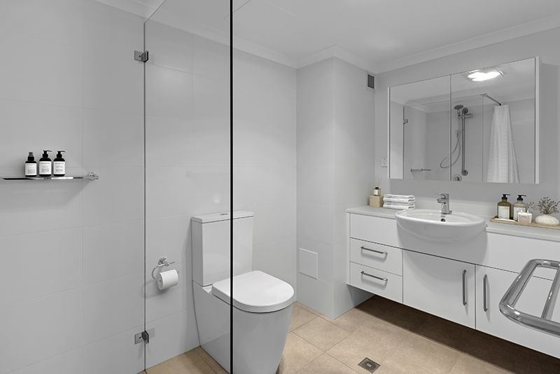 Newly renovated one bedroom serviced apartment with separate bedroom and ensuite plus kitchenette and terrace next to the pool area.