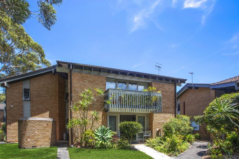 Bright and sunny first floor unit