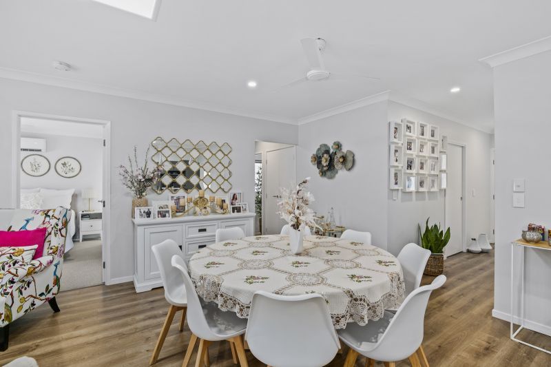 3 Bedroom Home with Stunning Sunroom