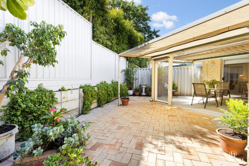 SOLD!. Beautifully presented, well maintained villa for the Over 55s