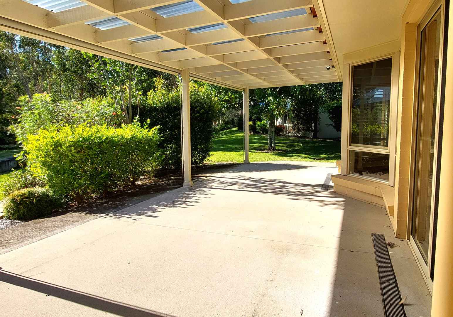 Stunning and Spacious 2 Bedroom Home with 2 Garage - Home Sovereign II 