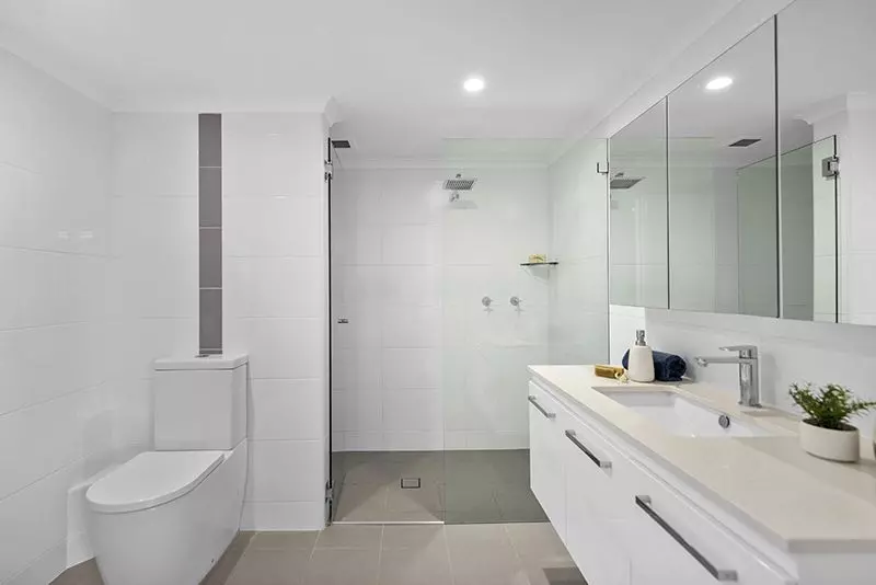 Ideally located, stylish ground floor unit near the Clubhouse.