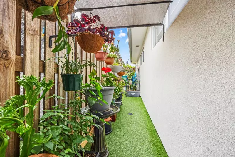 Stunning Tropical Hideaway!