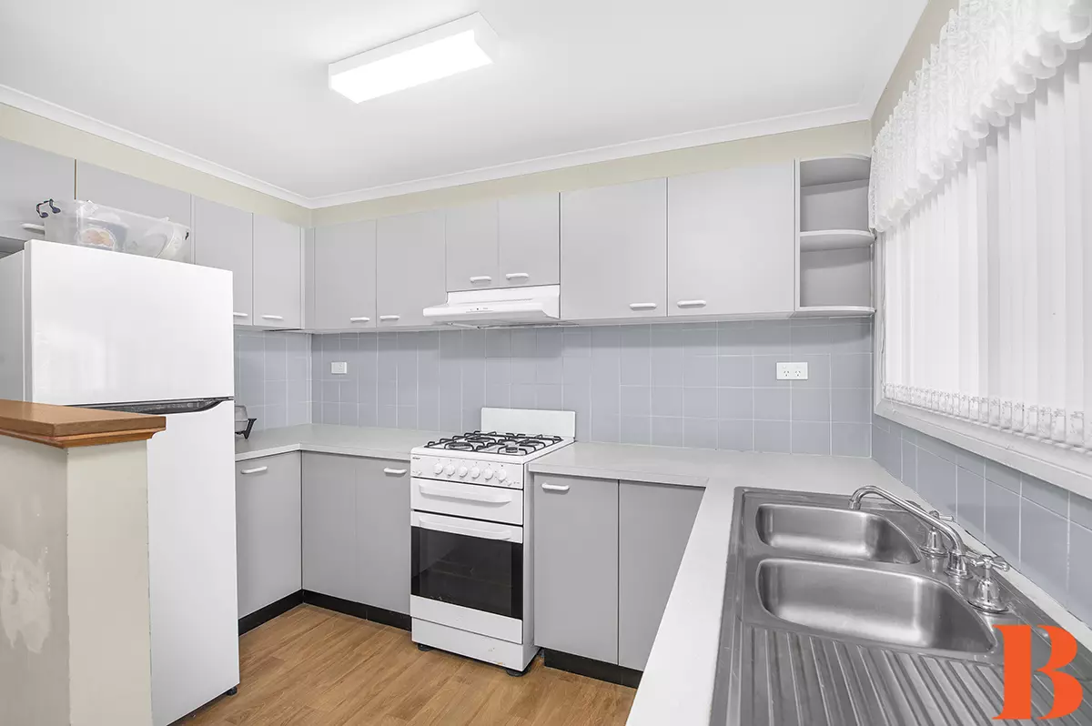 DEPOSIT TAKEN / UNDER CONTRACT- Excellent location - Carport - Easy Care, low maintenance