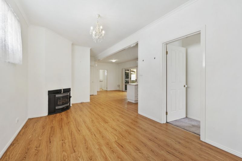 Be enchanted by this delightful home!