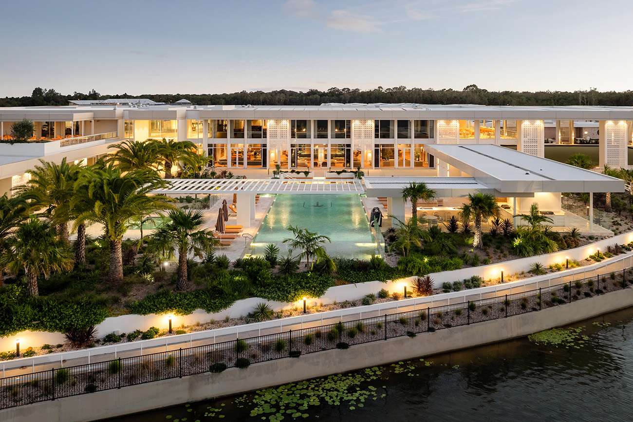 Palm Lake Resort Pelican Waters