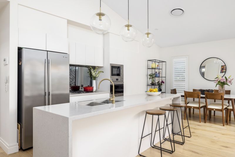 Bright Tropical Oasis - Luxury Two Bedroom + Study