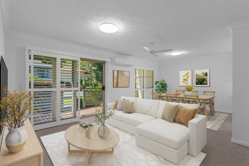 Ground-floor 2-bedroom villa overlooking the bowling green