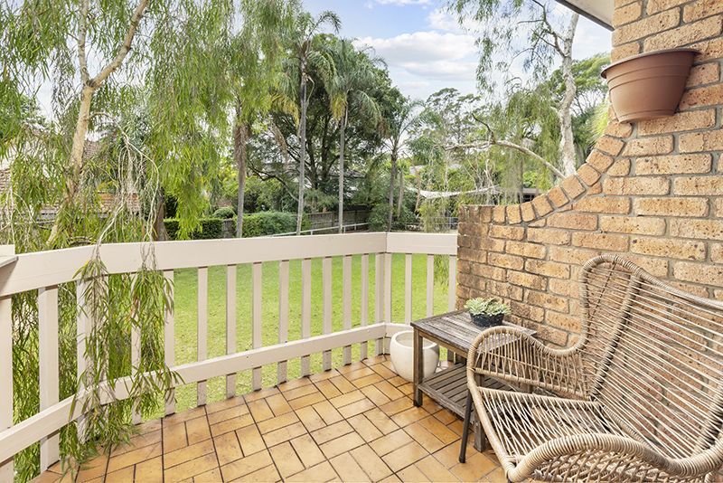 This stunning double serviced apartment is a rarity.