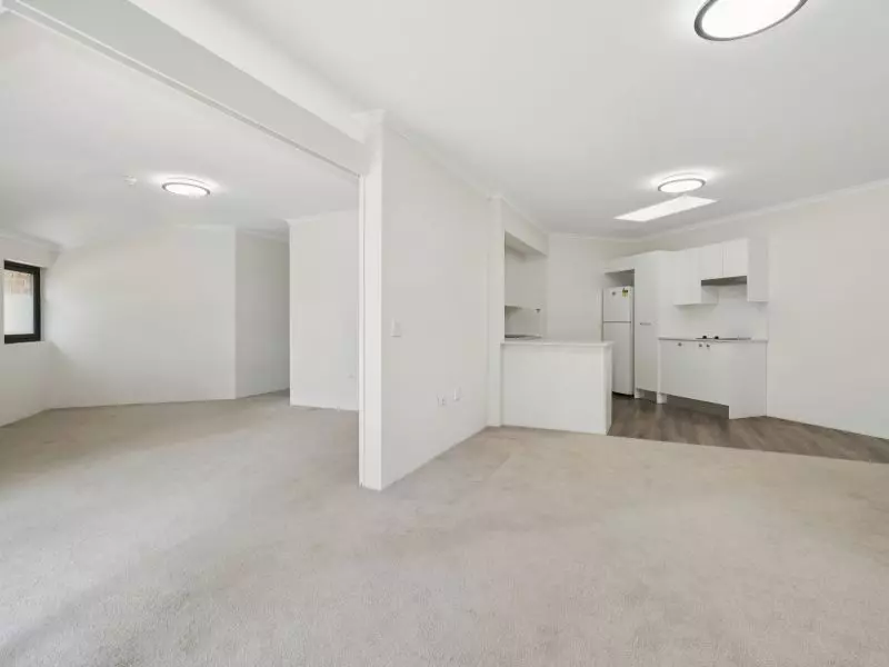 Privately set apartment with a peaceful, leafy aspect