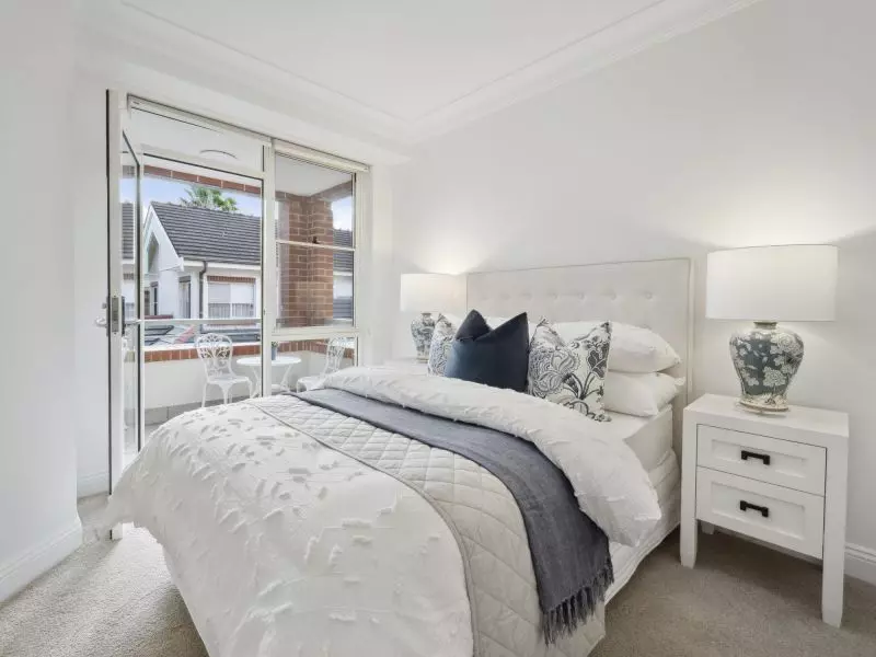 Move-in ready luxurious serviced apartment