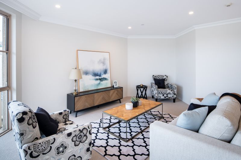 Harbourside Living in Prestigious Elizabeth Bay