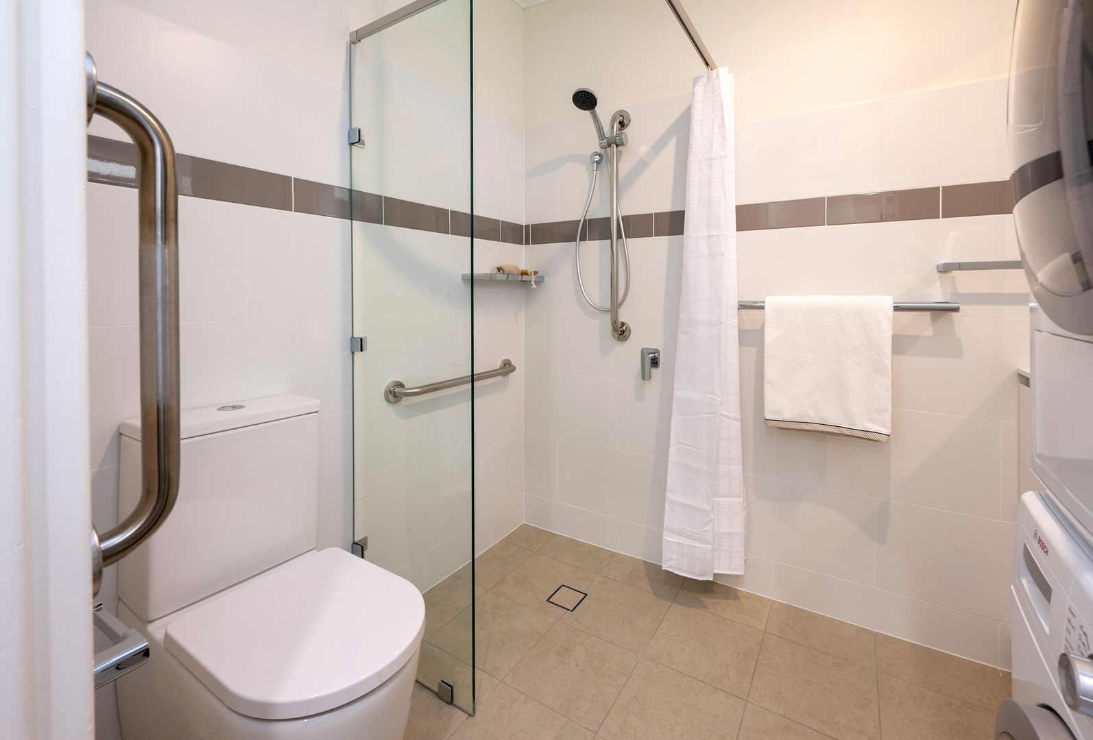 Eldercare College Green: freshly renovated one-bedroom unit close to the city