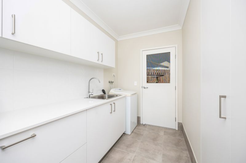 Bespoke Modern Home – Move-In Now - Ready for Effortless Living!