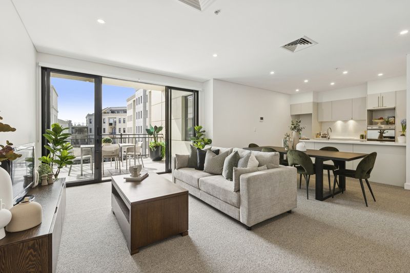 Stylish Space, Sunlit Private Balcony