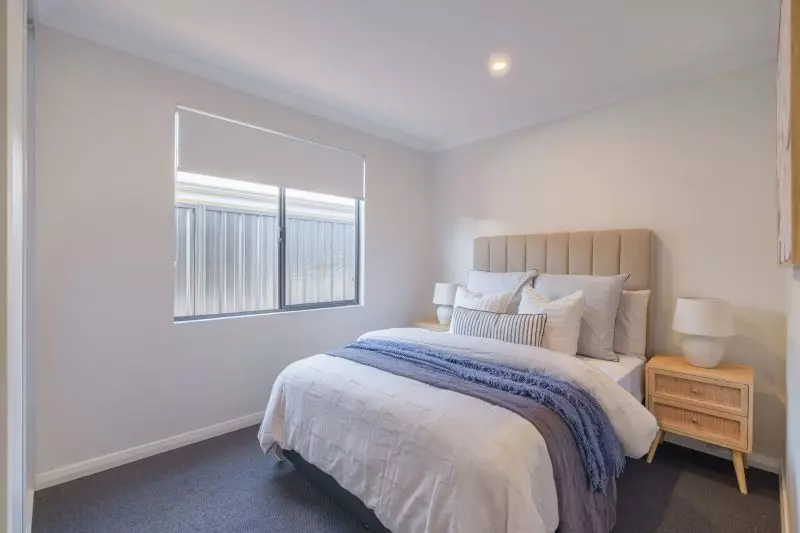 Light filled, modern 2 bed home