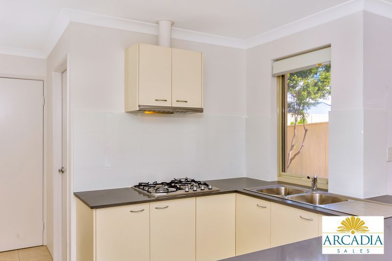 ARCADIA WATERS MADDINGTON - 2 Bedrooms and Stone Bench Tops