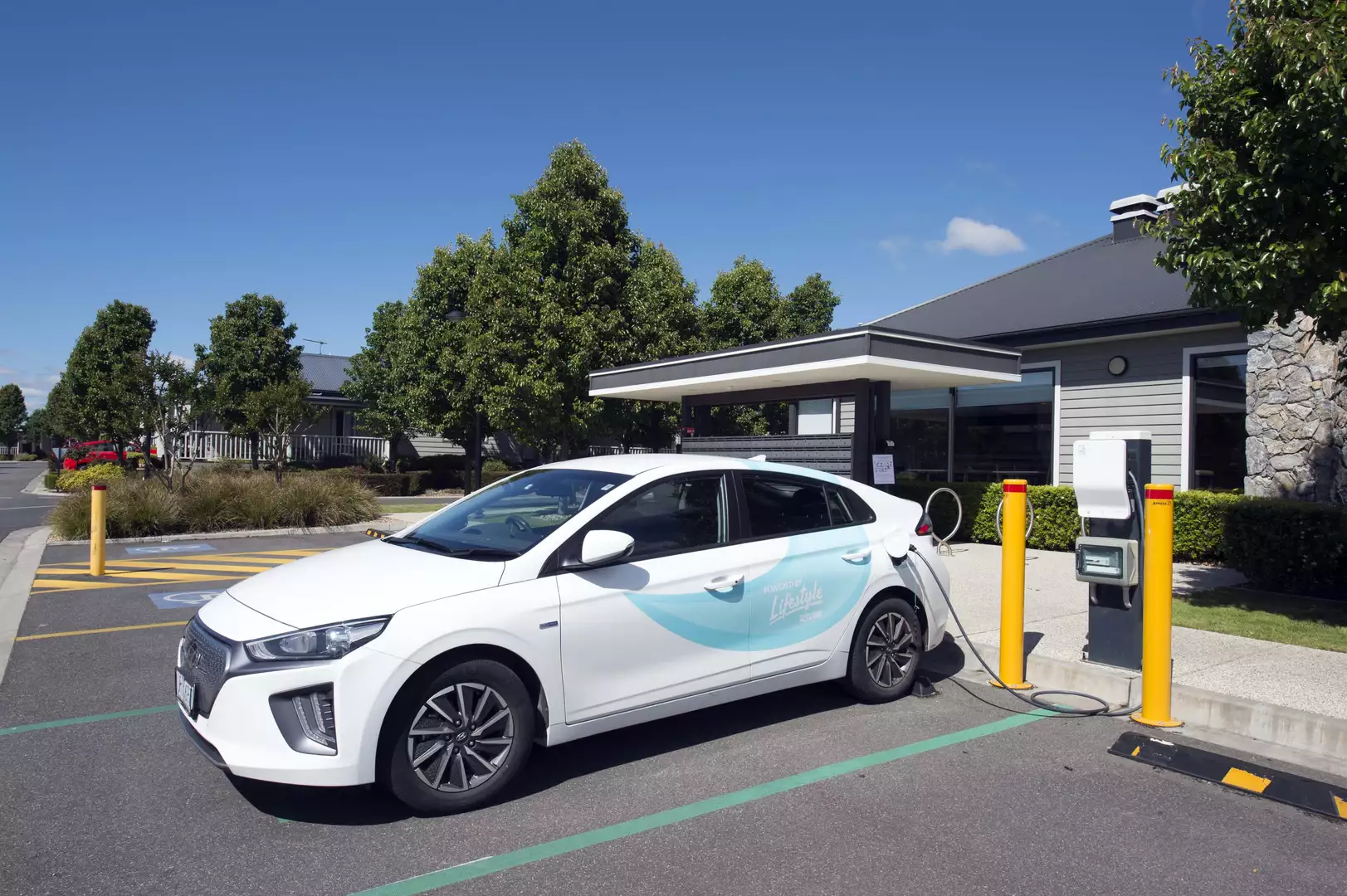 Lifestyle Geelong - Coastal living, close to the city. Downsize to a perfect balance of urban ease and ocean breeze. Water you waiting for?