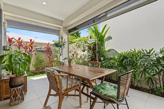 Modern Living, Prime Position