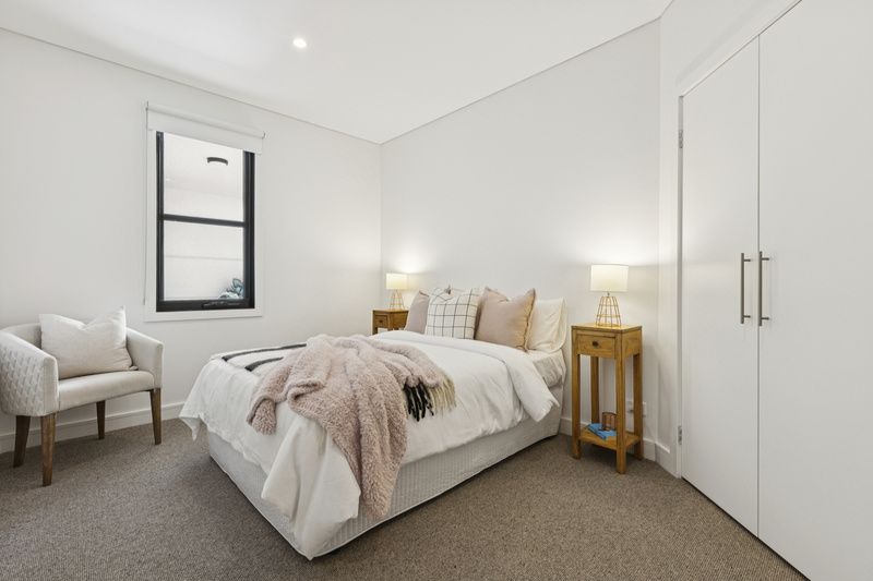 Stylish Space, Sunlit Private Balcony