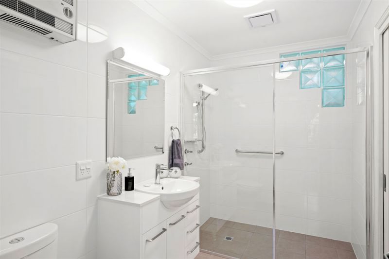 This north facing apartment is sure to impress with views overlooking the stunning Balinese Garden