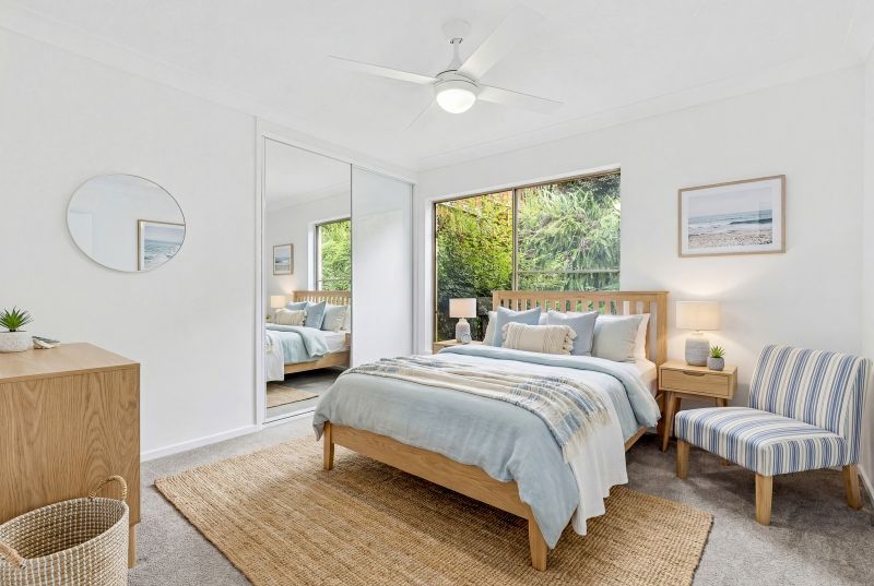 Large ground-floor 2-bedroom villa on corner