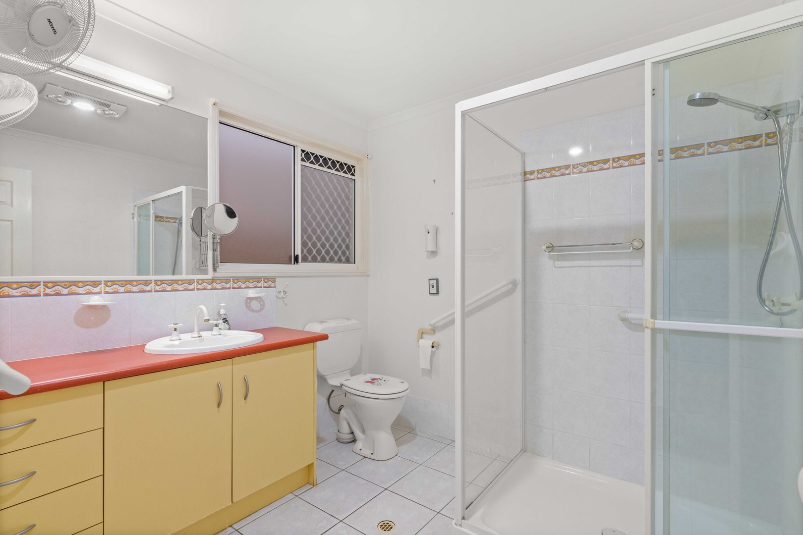 Dog friendly home in popular Bow Street and close to the Indoor Heated Pool.