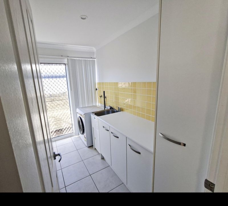 Ensuite, Study, Location