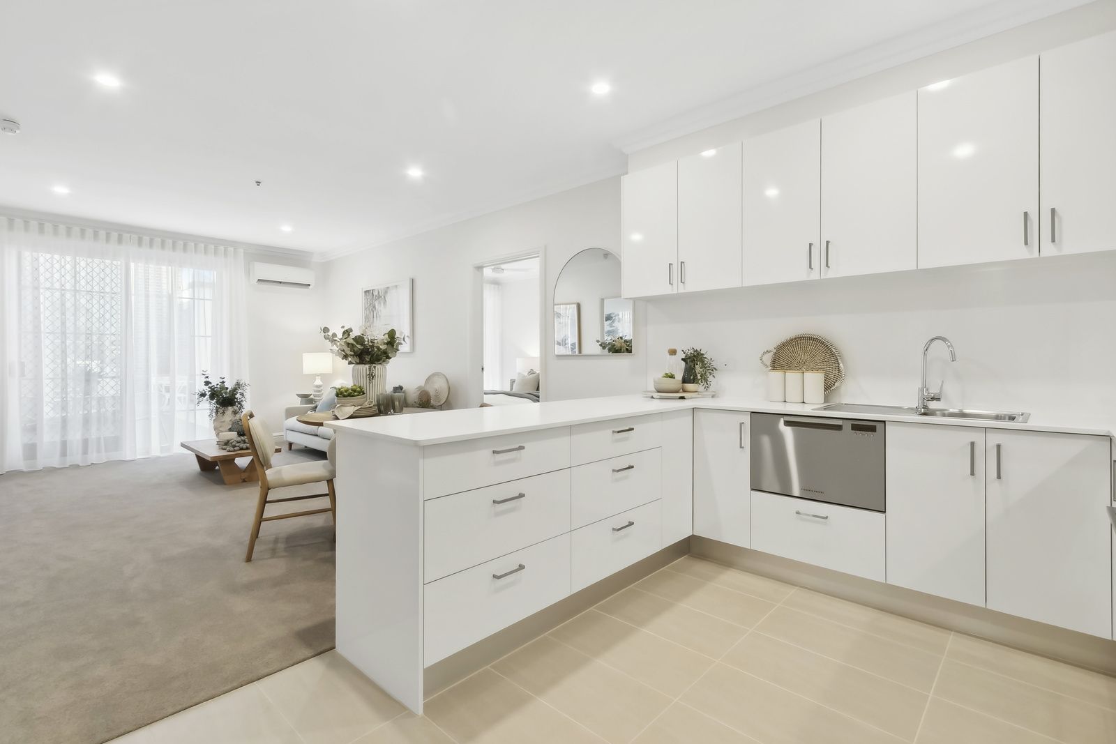 Large 2-bedroom, 2-bathroom ground-floor apartment