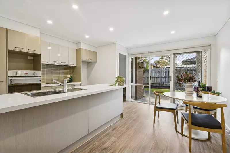 Tranquil garden retreat with A-grade village location