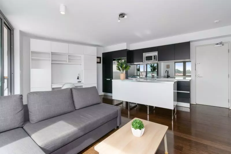 Luxurious Urban Living in Central Location!